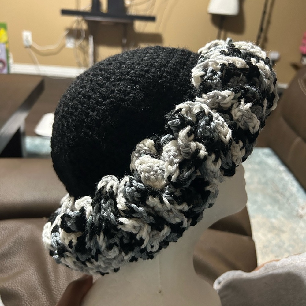 Elegant Black and White Crochet Hat - Picture 6 of 7